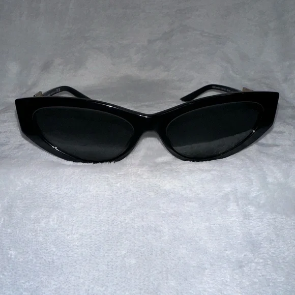 VERSACE CAT EYED SUNGLASSES !FULL INCLUSION! Versace VE4470-B Black Cat-Eye Sunglasses (Brand New, Full  main image 3